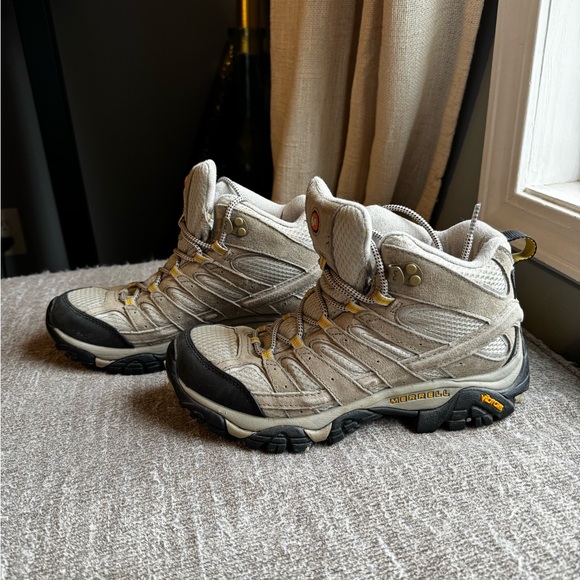 Merrell Women's Moab 2 Mid Waterproof Hiking Boots - Picture 8 of 8